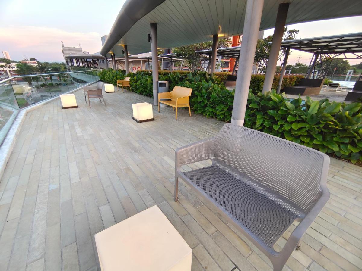 Kanvas Soho Cyberjaya/Netflix/Gym/Jacuzzi/Klia Exterior photo